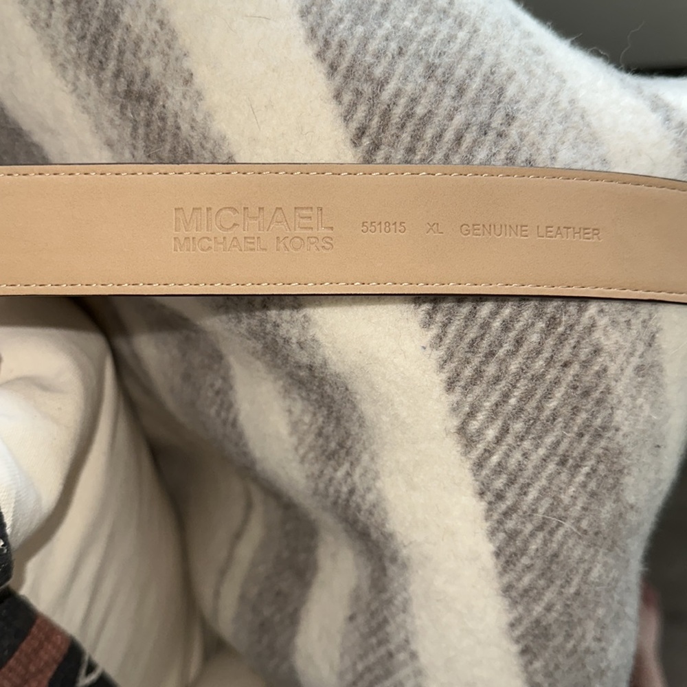 Michael Kors leather belt - Picture 3 of 6